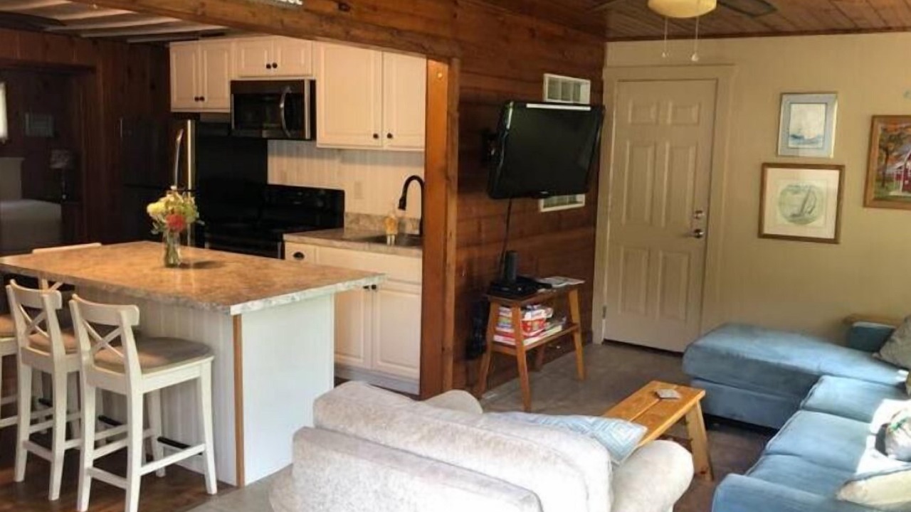 Photo of Livingroom in Kelleys Island