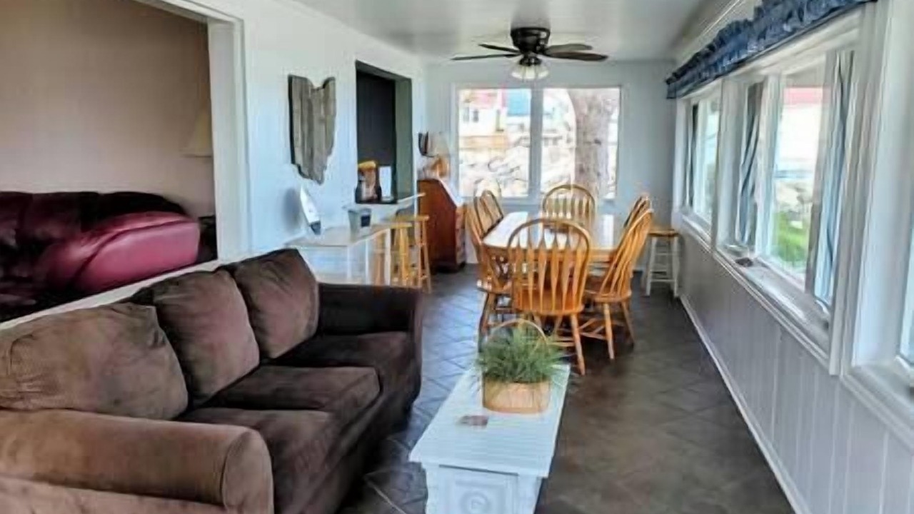 Photo of Livingroom in Oak Harbor