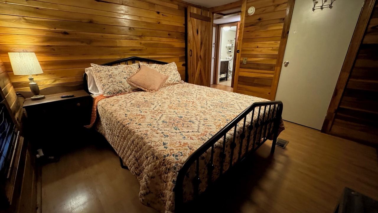 Photo of Bedroom in Means