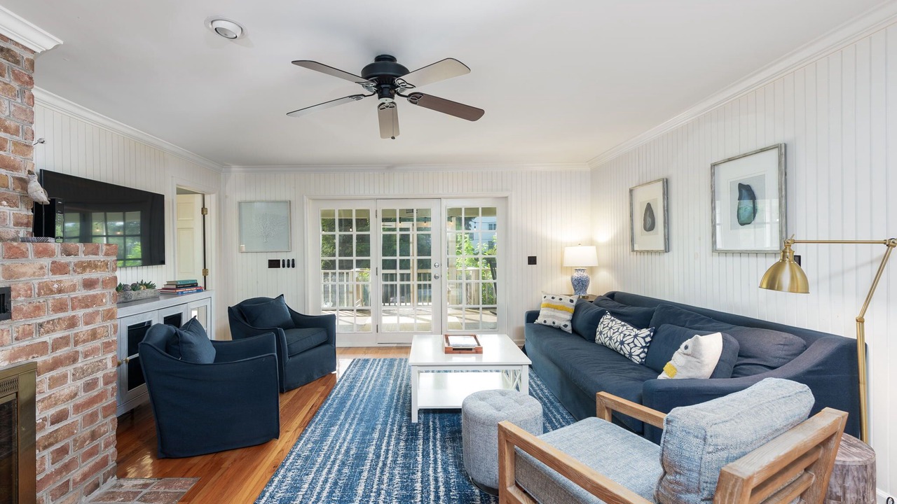 Photo of Livingroom in Sullivan's Island