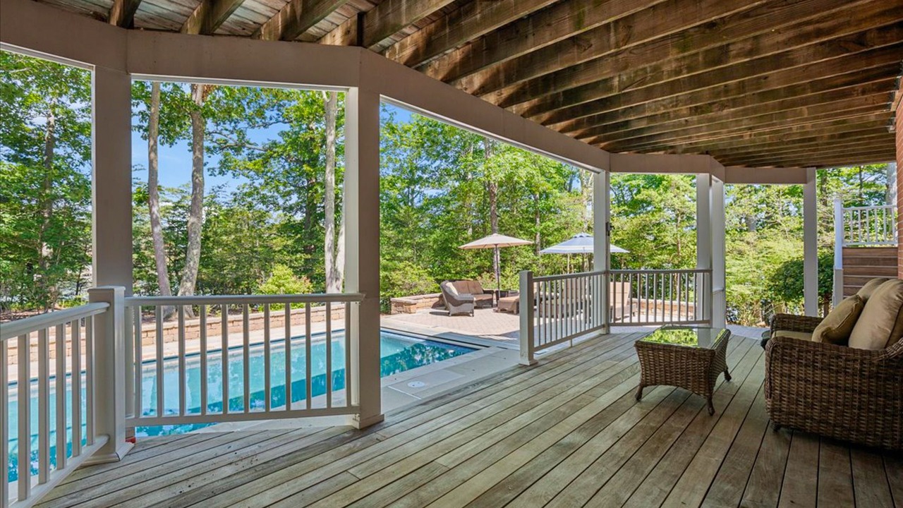 Photo of Patio Balcony in Lusby