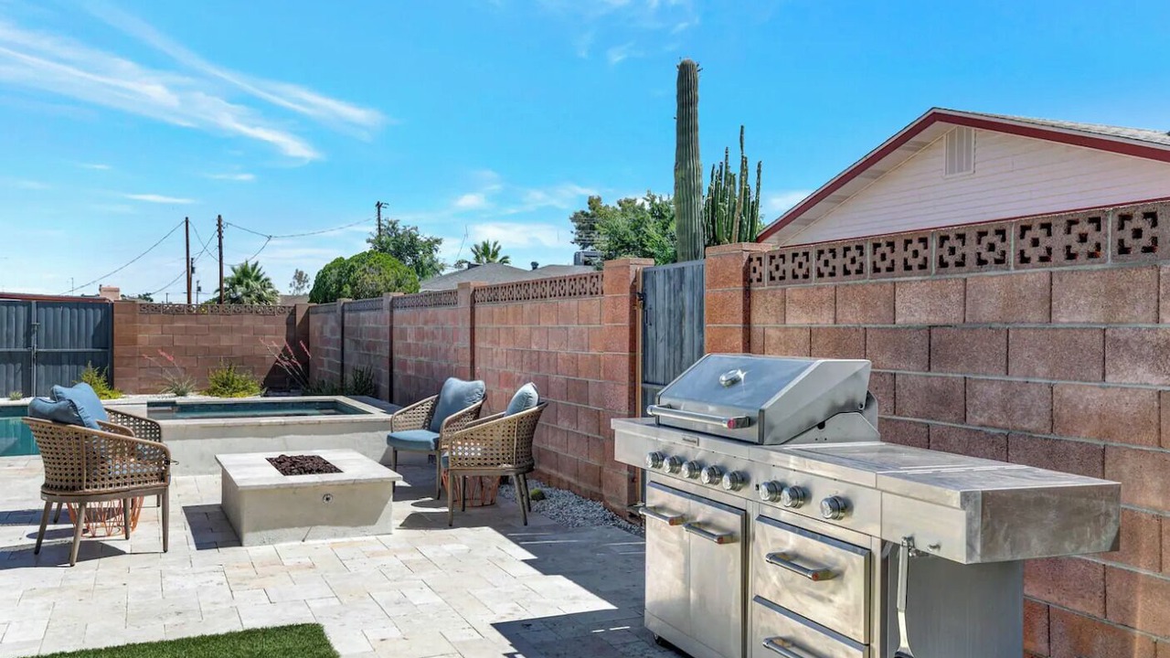 Photo of Outdoor in Scottsdale Estates Six