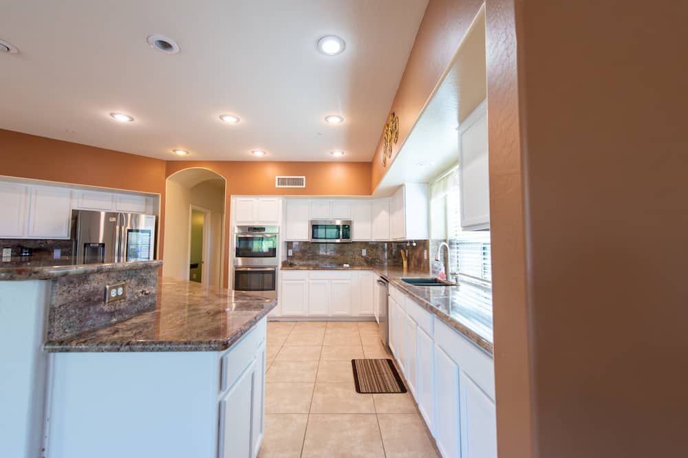 Photo of Kitchen in Canyon Trails
