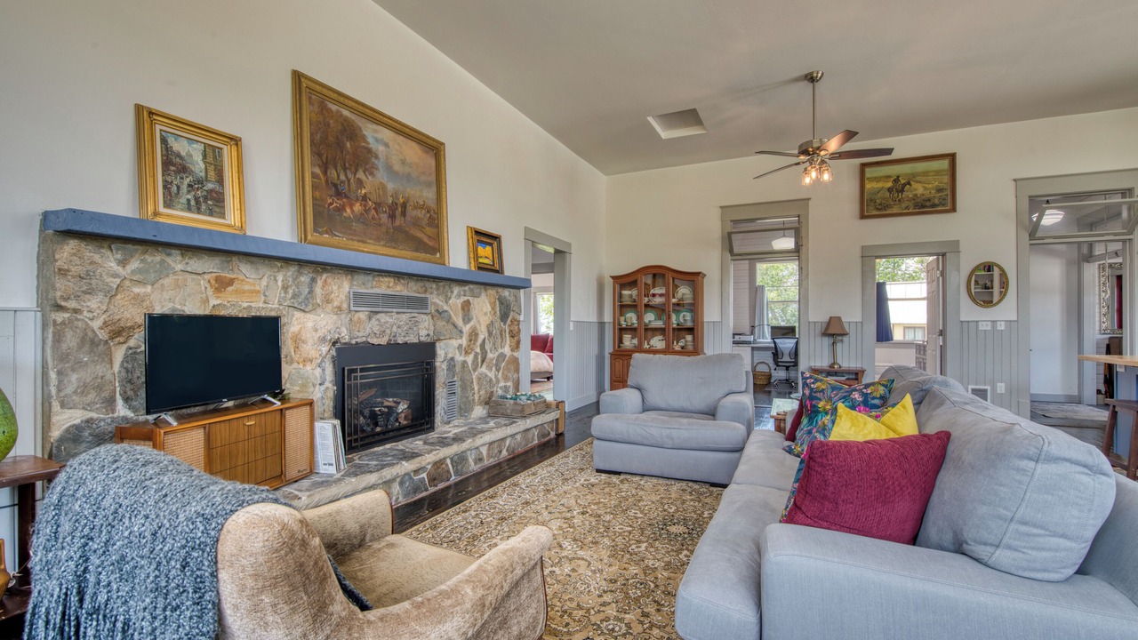 Photo of Livingroom in Corvallis