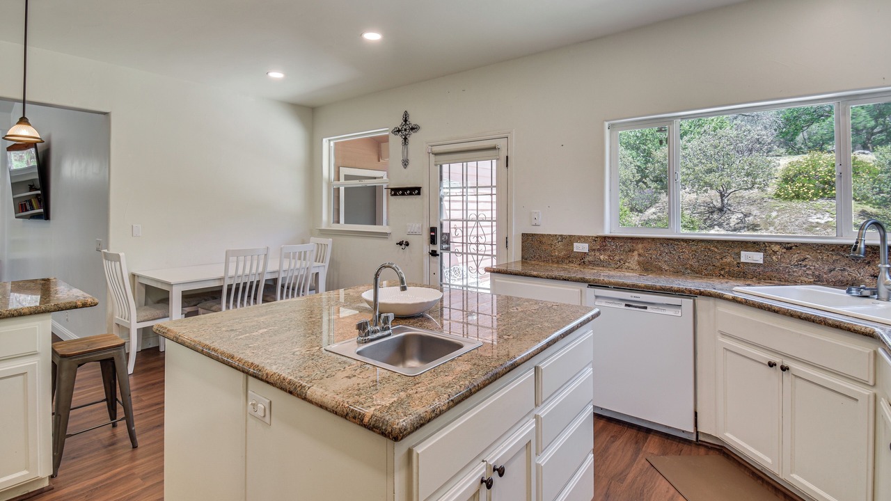 Photo of Kitchen in Yosemite Lakes
