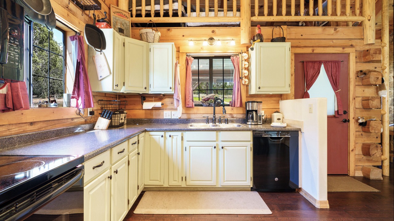 Photo of Kitchen in Clay Springs