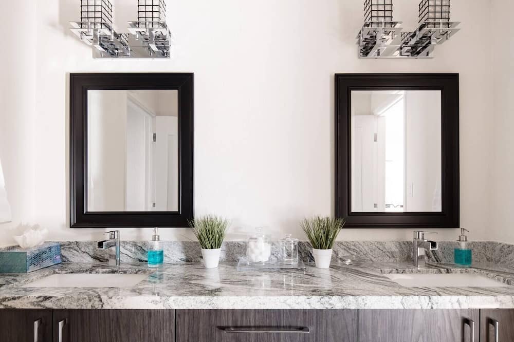 Photo of Bathroom in Desert Paradise Estates