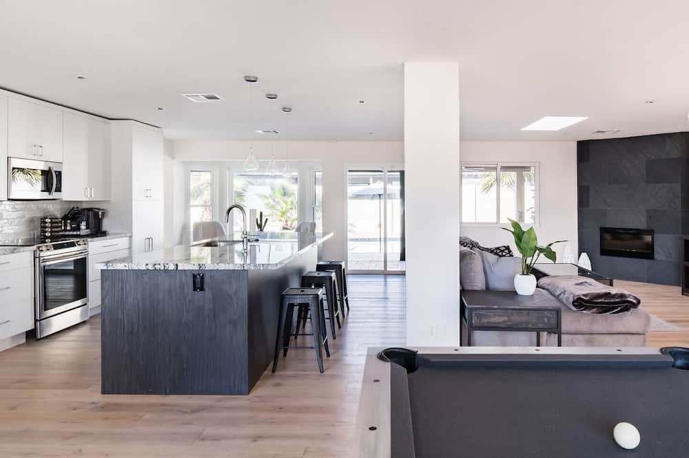 Photo of Kitchen in Desert Paradise Estates
