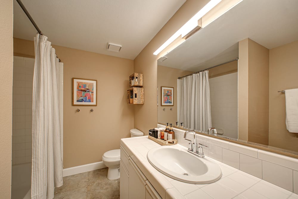 Photo of Bathroom in East End