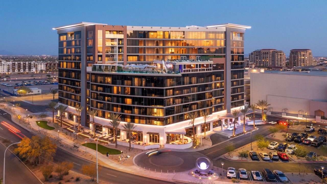 Photo of Outdoor in Fashion Square