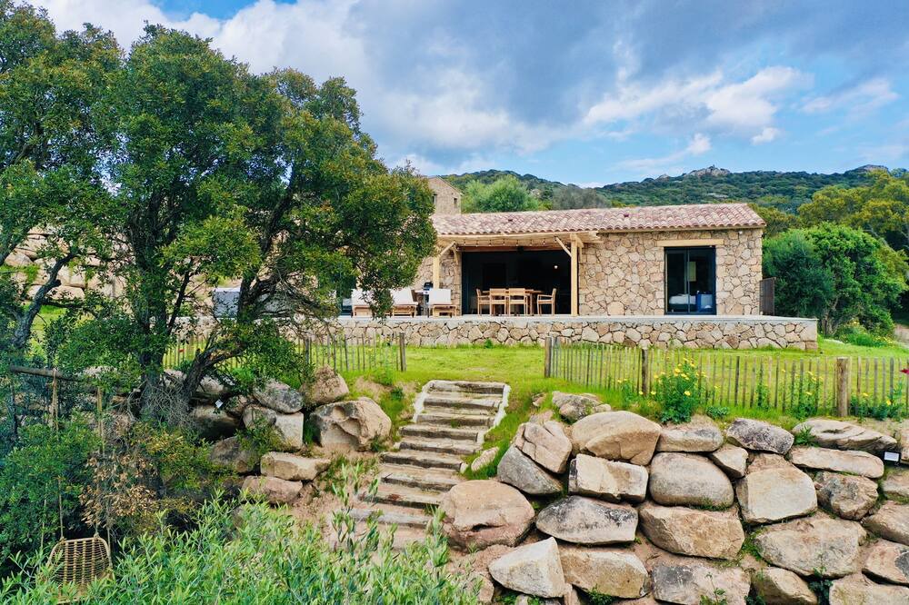 Photo of Patio Balcony in Figari