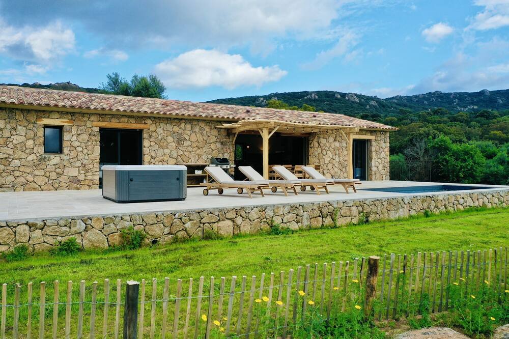 Photo of Patio Balcony in Figari