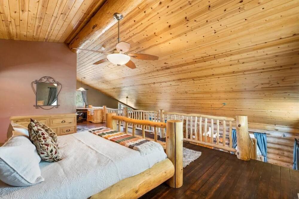 Photo of Bedroom in Mountain Club