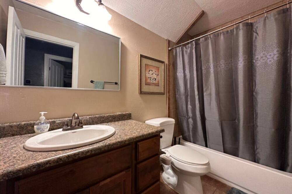 Photo of Bathroom in Scipio