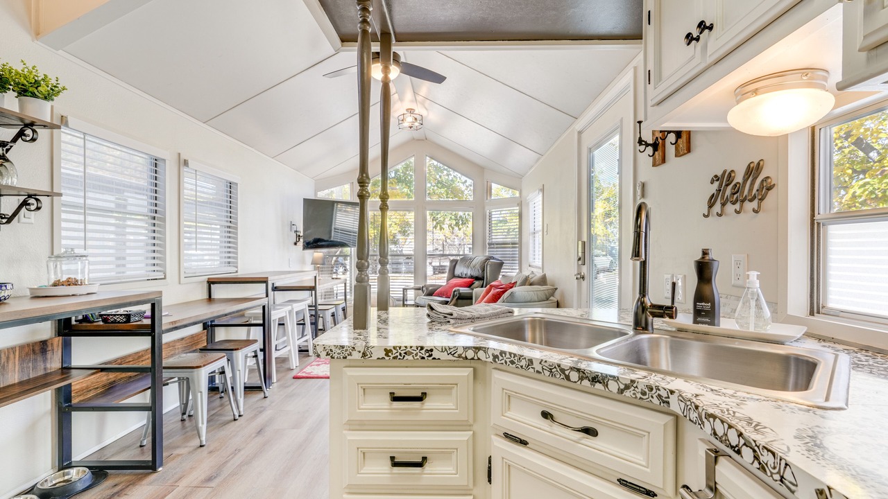 Photo of Kitchen in Hurricane