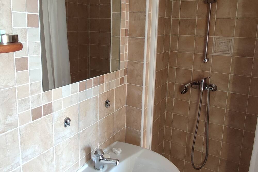Photo of Bathroom in Vico