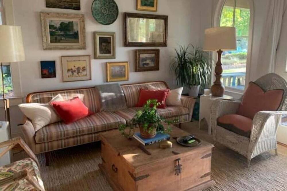 Photo of Livingroom in Irvington