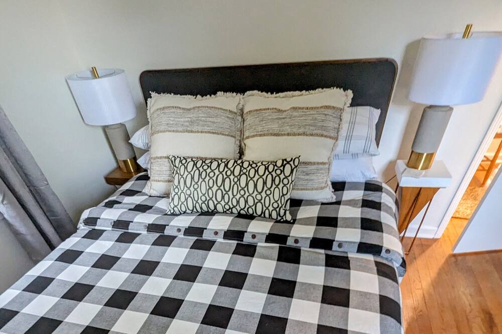 Photo of Bedroom in Maysville
