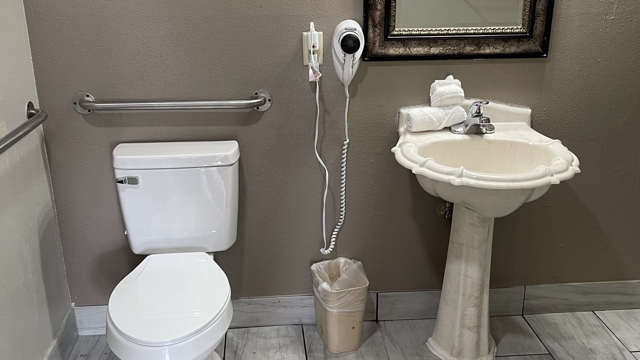 Photo of Bathroom in Cortaro