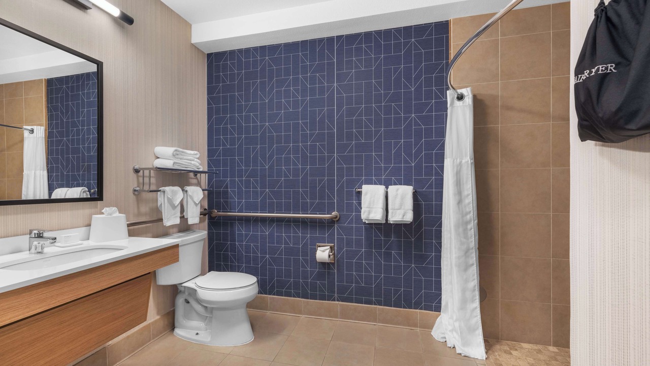 Photo of Bathroom in Oleander - Sunset