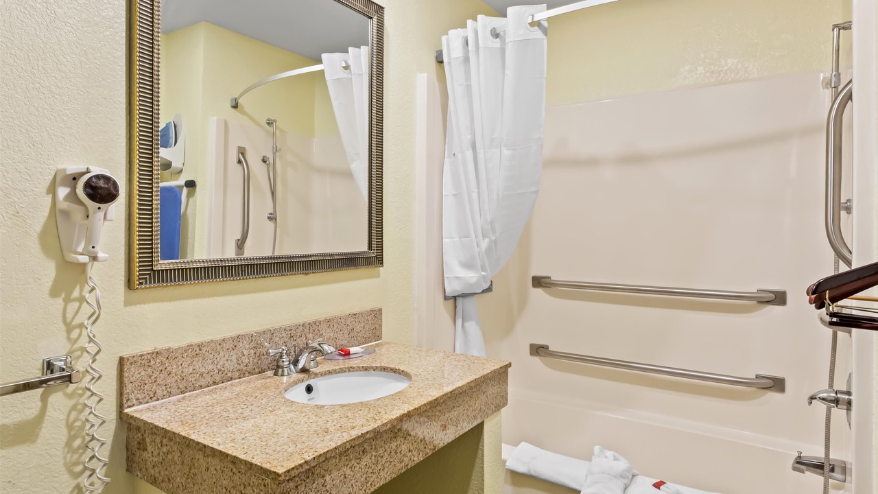 Photo of Bathroom in Grayson