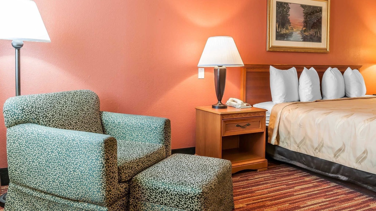 Photo of Bedroom in Gallipolis Ferry