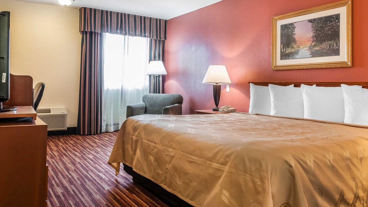 Photo of Bedroom in Gallipolis Ferry