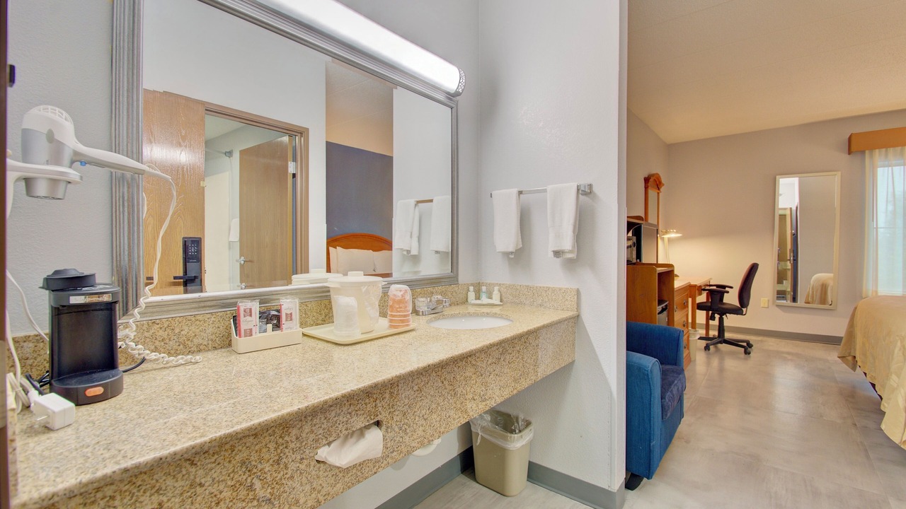 Photo of Bedroom in Mount Saint Joseph