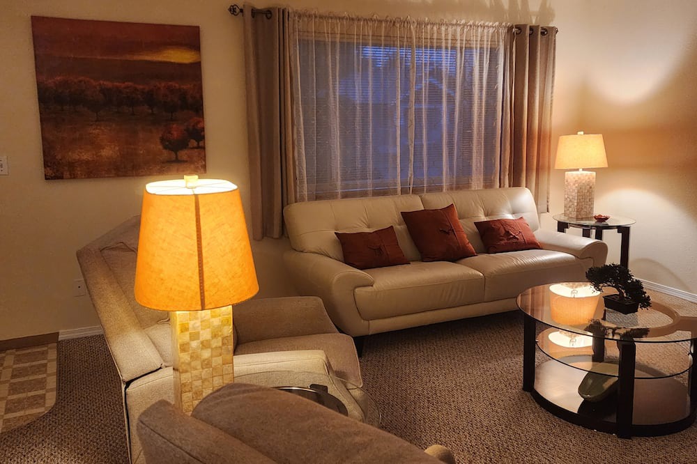Photo of Livingroom in Clarkston