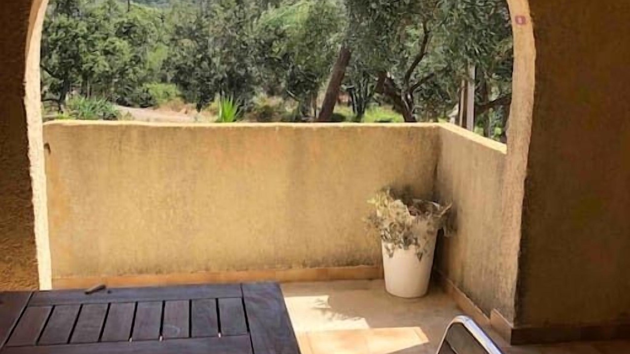 Photo of Patio Balcony in Centuri