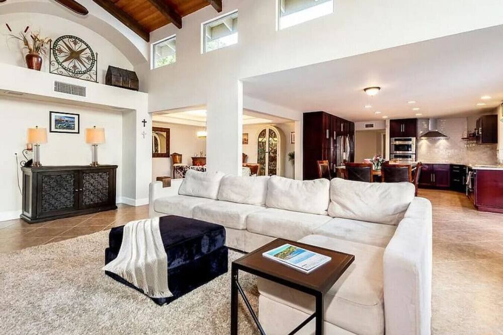 Photo of Bedroom in Central Scottsdale