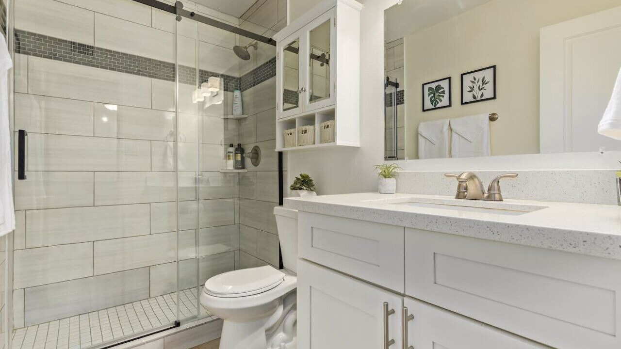 Photo of Bathroom in Fashion Square