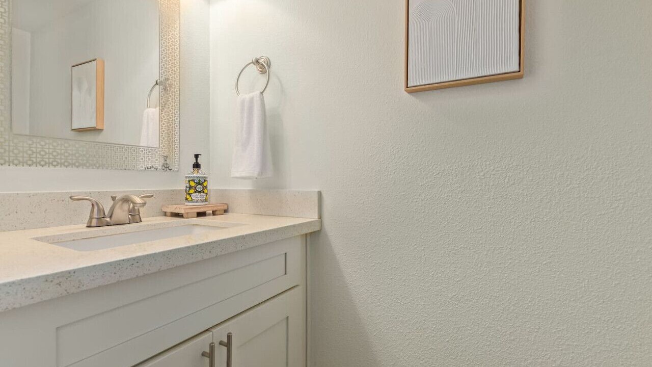Photo of Bathroom in Fashion Square