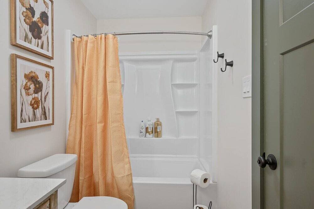 Photo of Bathroom in Lindenwald