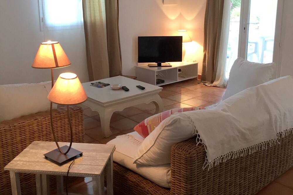 Photo of Livingroom in Serra-di-Fiumorbo