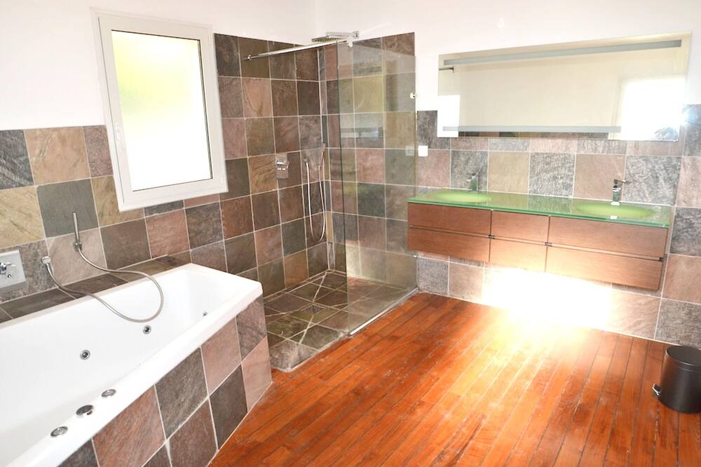 Photo of Bathroom in Ocana