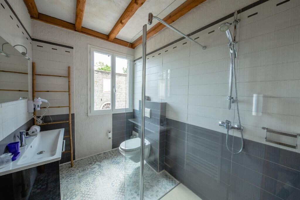 Photo of Bathroom in San-Gavino-di-Carbini