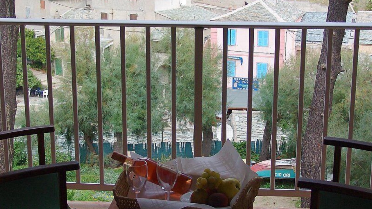 Photo of Patio Balcony in Centuri