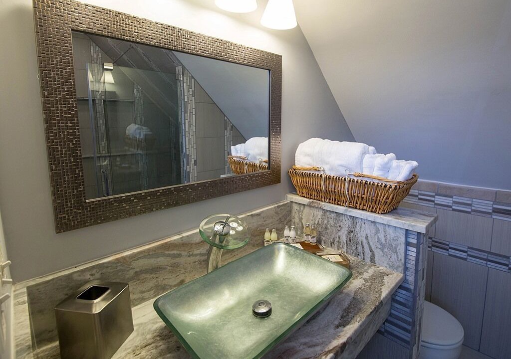 Photo of Bathroom in Marion Station
