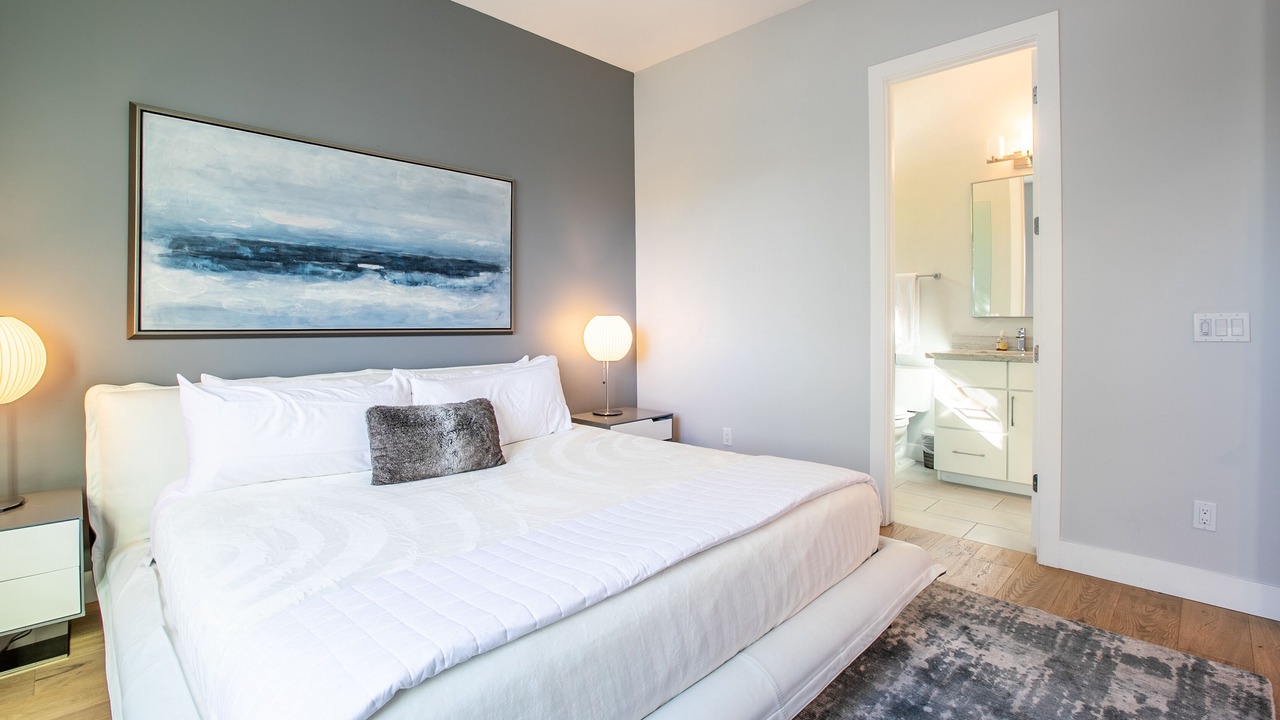 Photo of Bedroom in Fashion Square