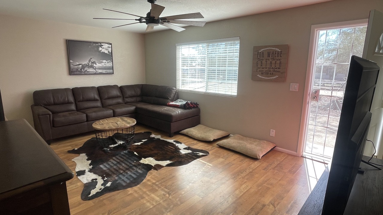Photo of Livingroom in Desert Hills
