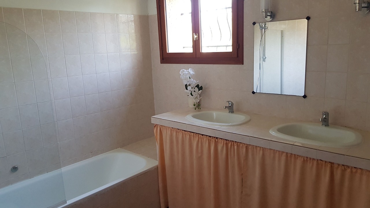 Photo of Bathroom in Solaro