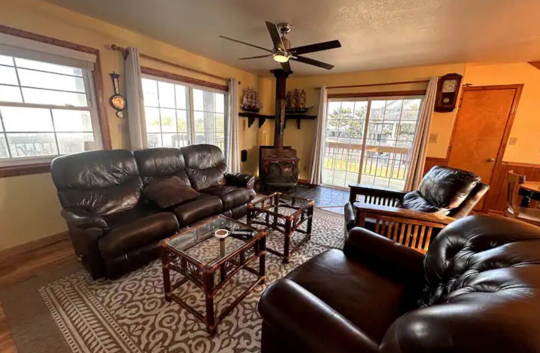 Photo of Livingroom in Whalehead Beach