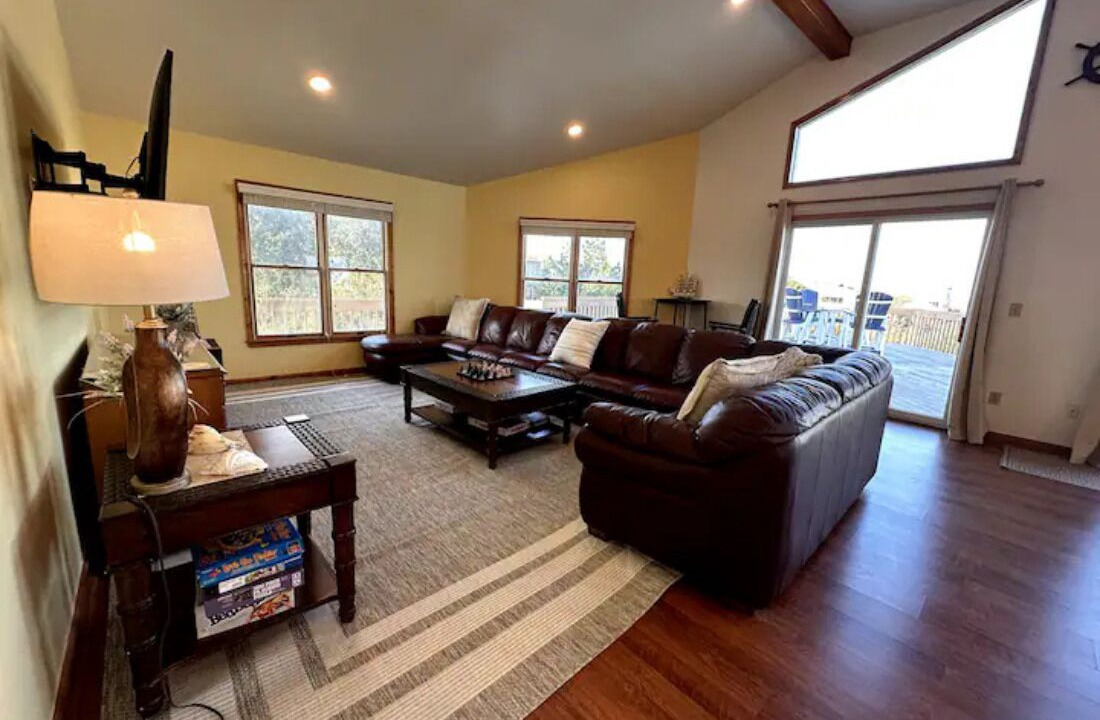 Photo of Livingroom in Whalehead Beach