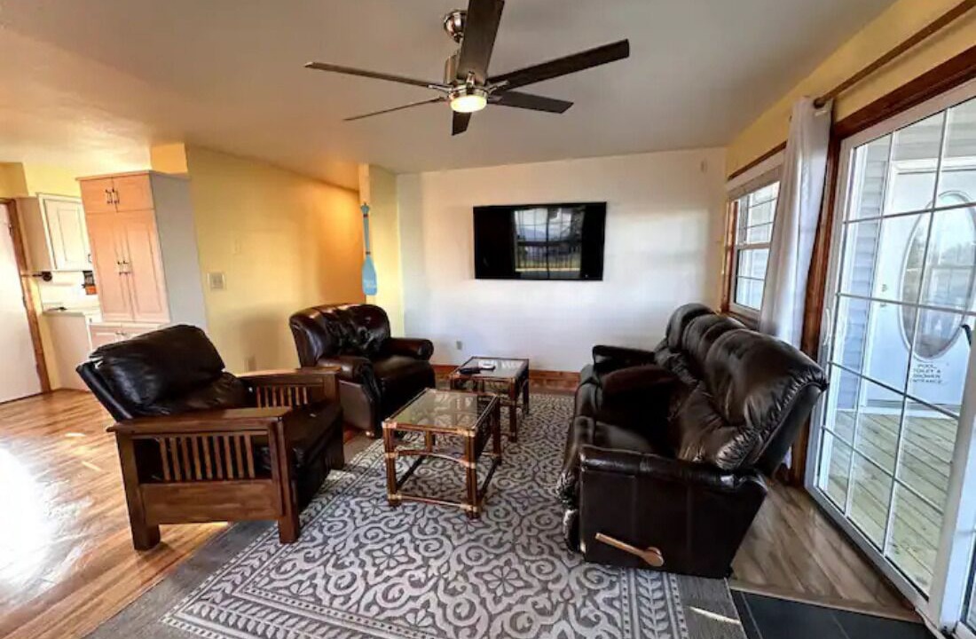 Photo of Livingroom in Whalehead Beach
