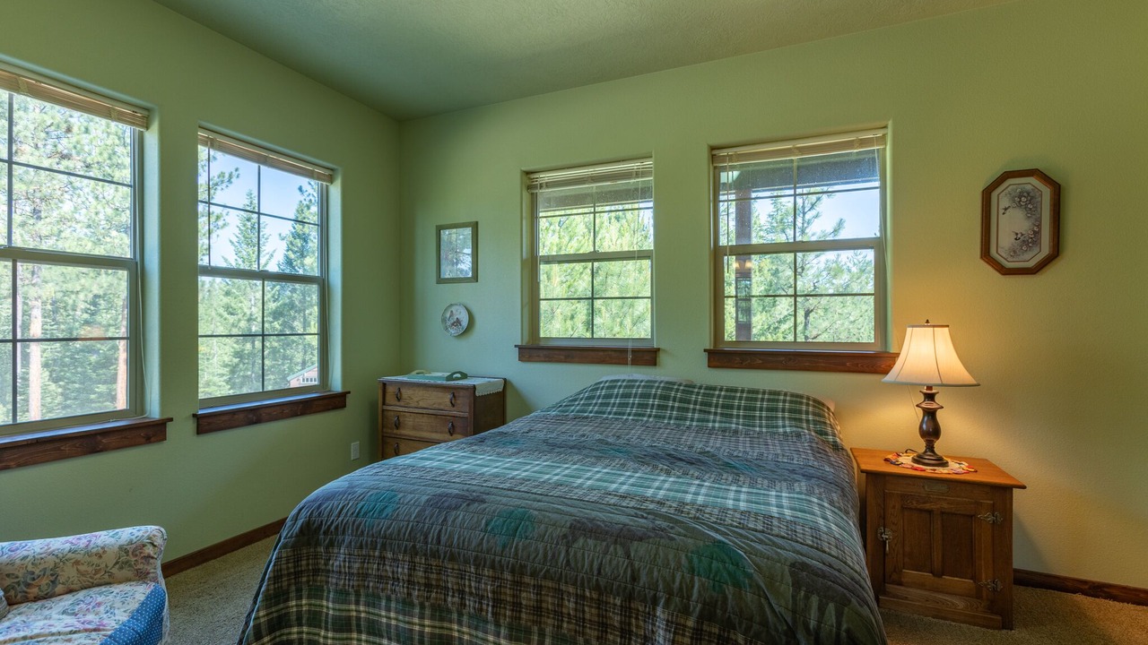 Photo of Bedroom in Cascade