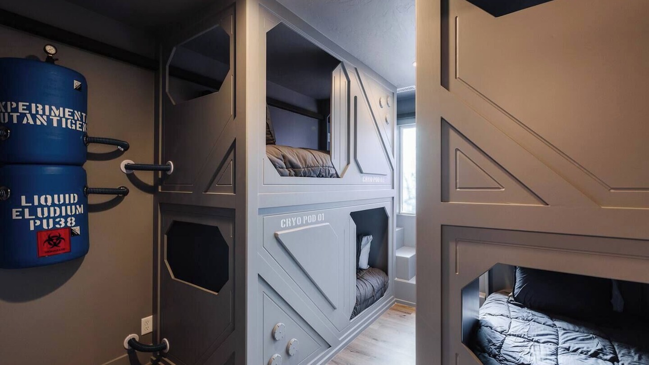 Photo of Bedroom in Hurricane