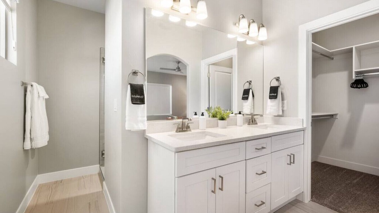 Photo of Bathroom in Hurricane