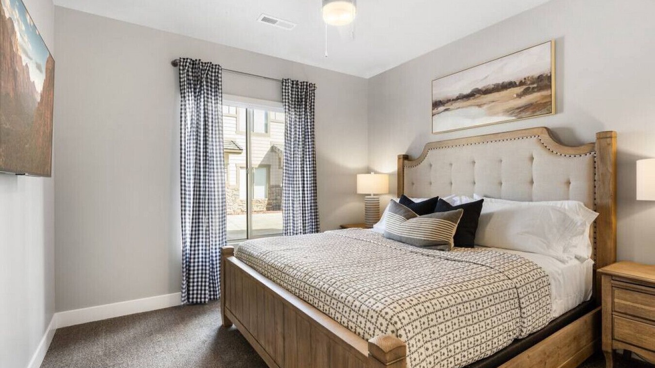 Photo of Bedroom in Hurricane