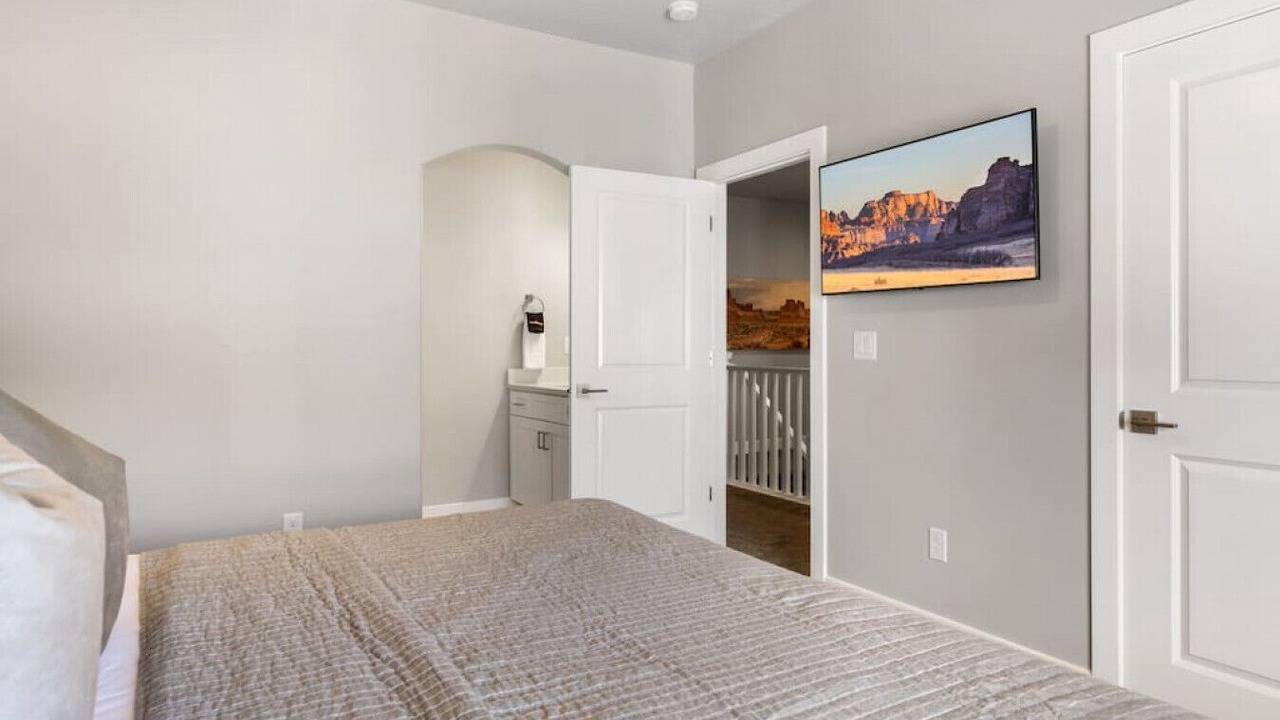 Photo of Bedroom in Hurricane